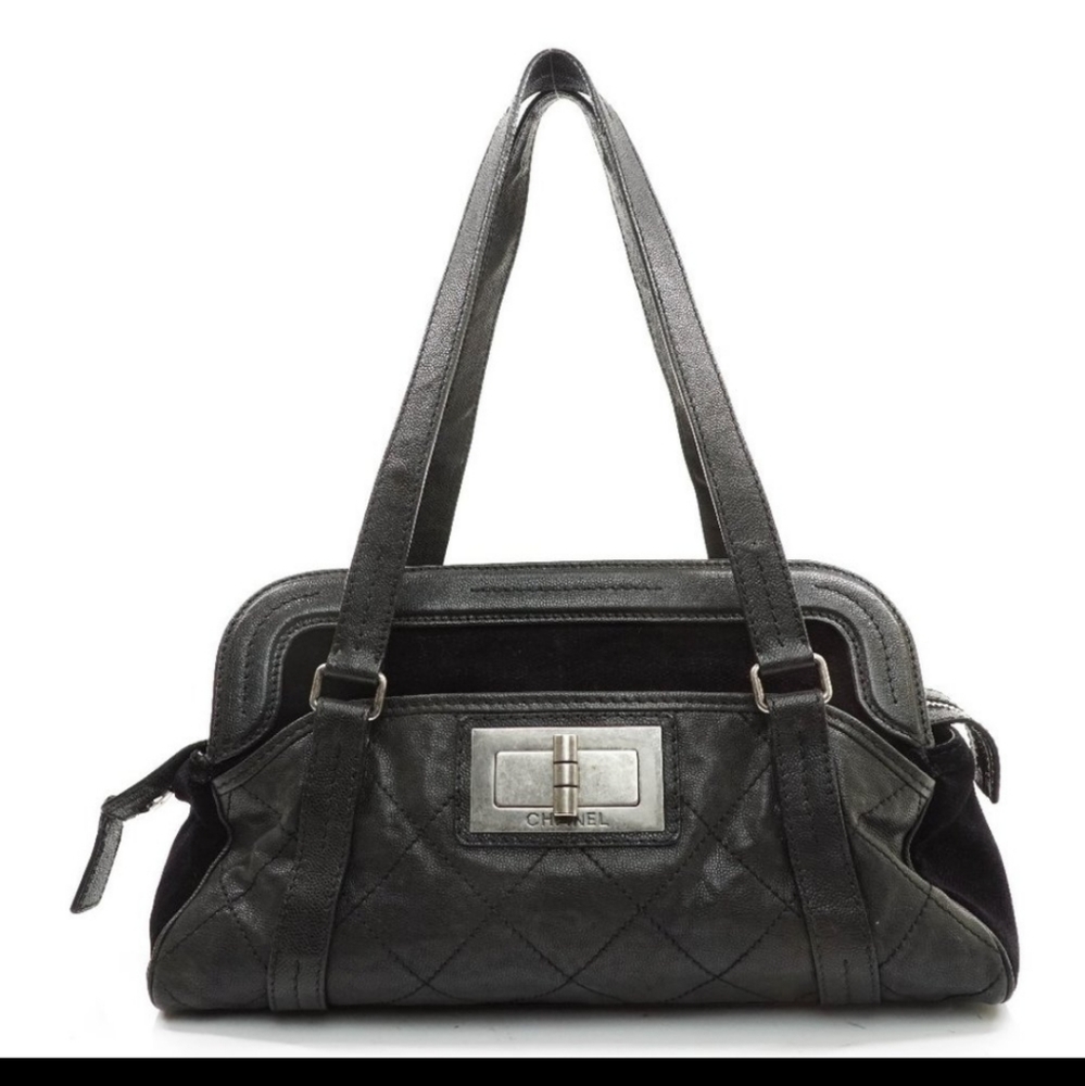 💎CHANEL Large Quilted Black Leather Shoulder bag - Picture 2 of 15
